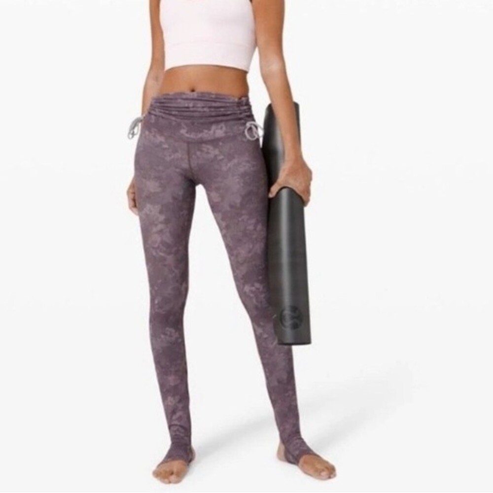 NWT Lululemon Hug Your Core Super High Rise Tight 28" Reversible, Size 2